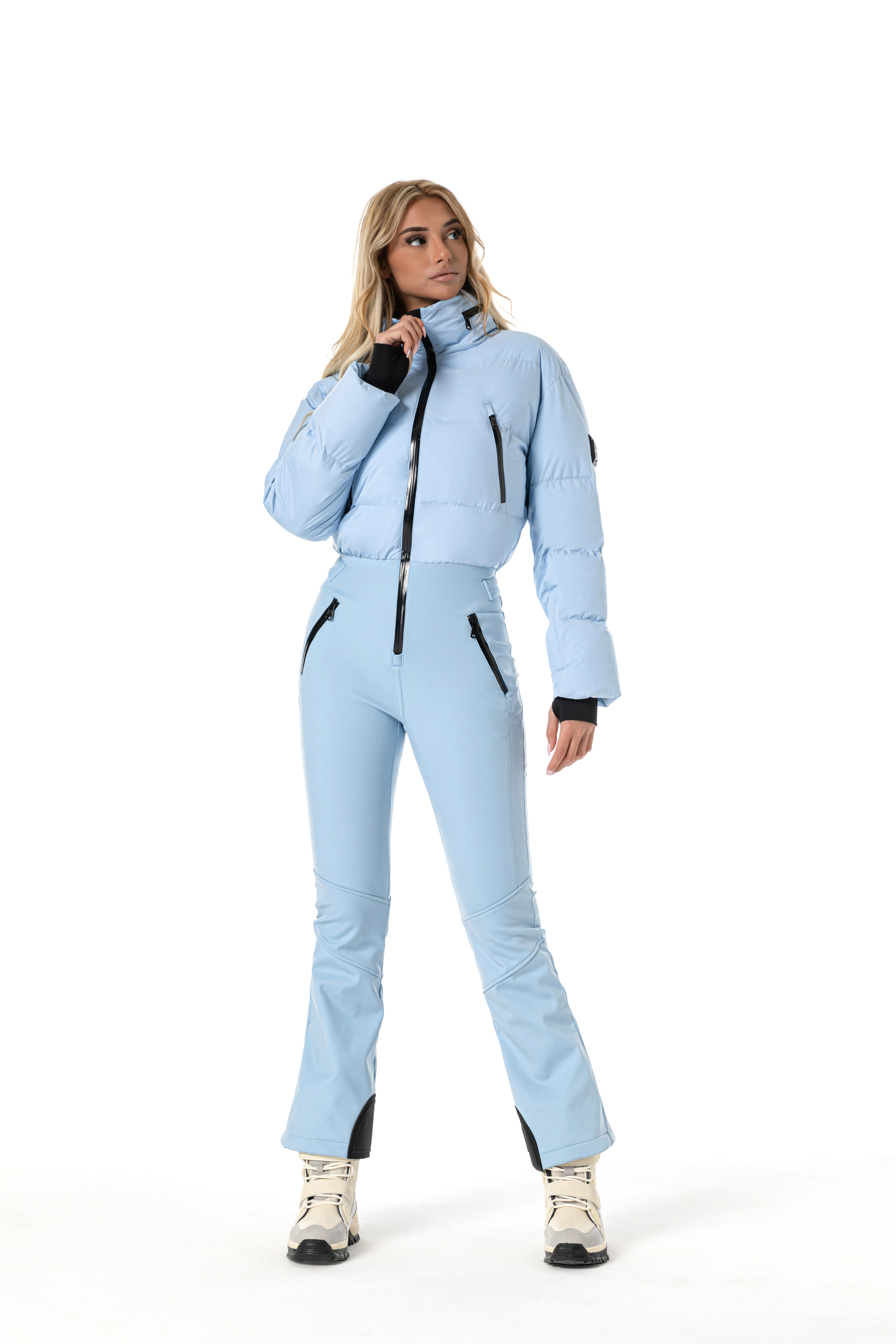 Jumpsuit Ski dengan Perlindungan Tahan Air dan Detail yang Dapat Disesuaikan