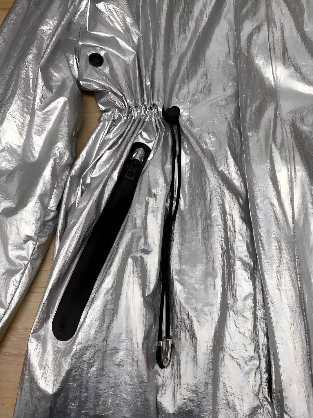 Metallic Texture Stylish IMPERVIUS Novifacta Raincoat Jacket