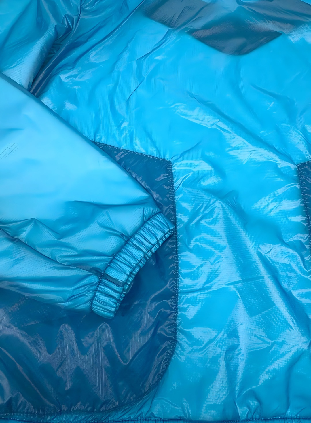 &nbsp;Ultraleichte, stilvolle, leichte Jacke mit Kapuze