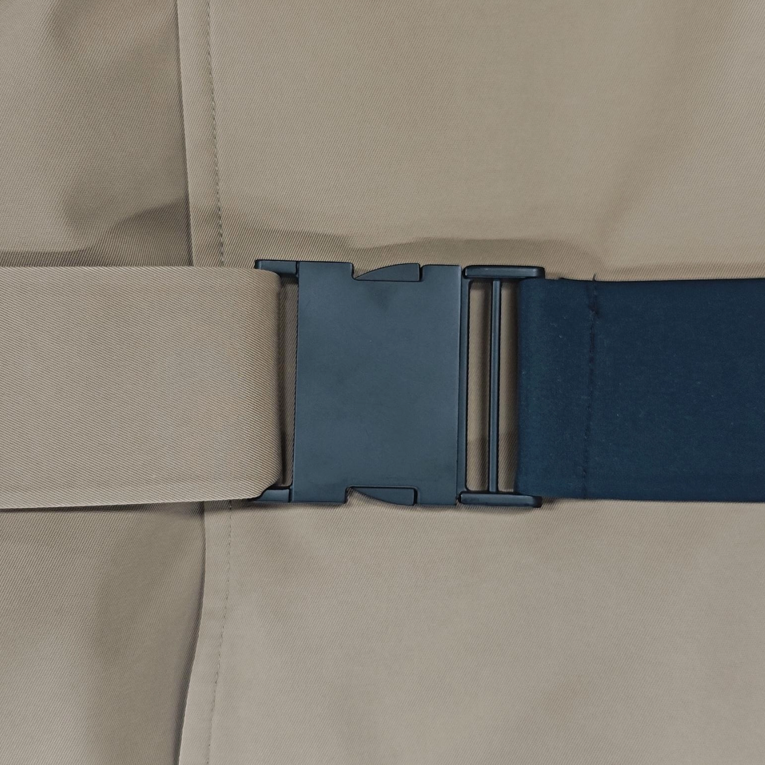 &Aacute;o kho&aacute;c d&agrave;i phối m&agrave;u sơn m&agrave;i & mờ c&oacute; lưng chần kim cương