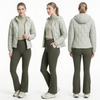 Leichte kurze Daunenjacke f&uuml;r Damen. Modische und vielseitige Oberbekleidung